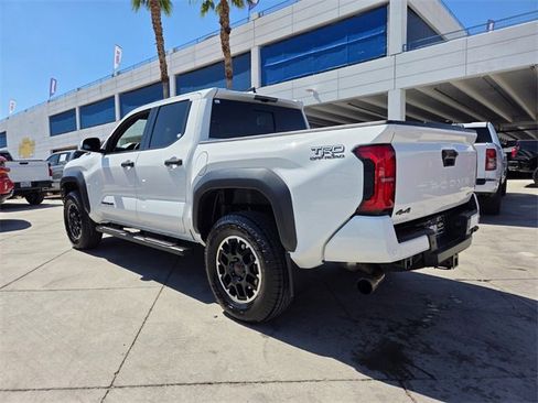 Used 2024 Toyota Tacoma TRD Off-Road image 4