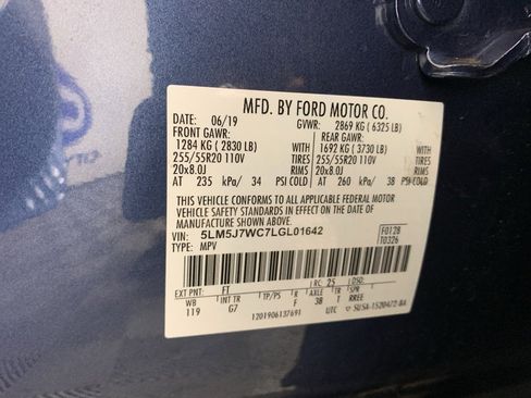 Used 2020 Lincoln Aviator Reserve image 11