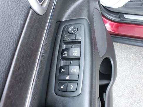 Used 2018 Jeep Grand Cherokee Limited AWD/4WD image 11