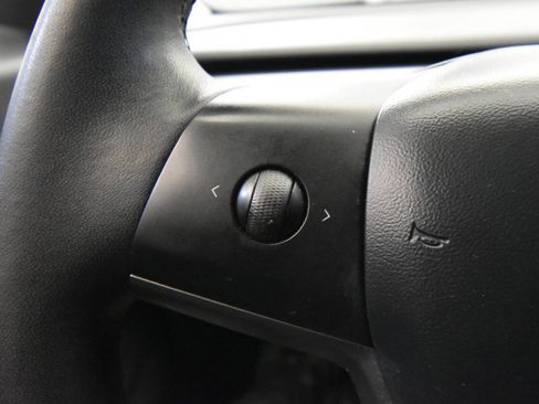 Used 2020 Tesla Model 3 Standard Range Plus image 14