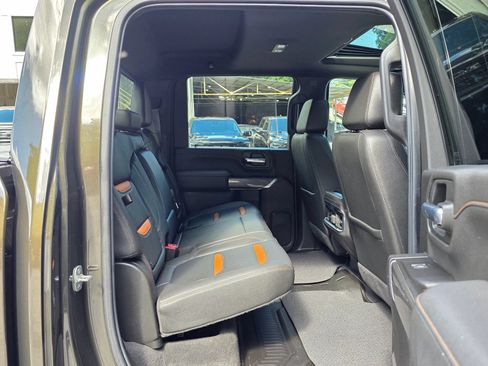 Used 2022 GMC Sierra 2500 AT4 w/ AT4 Preferred Package AWD/4WD image 31