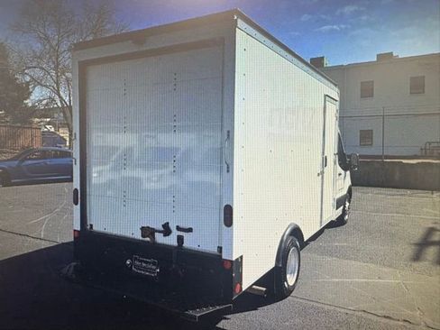 Used 2022 Ford Transit 350 DRW image 2