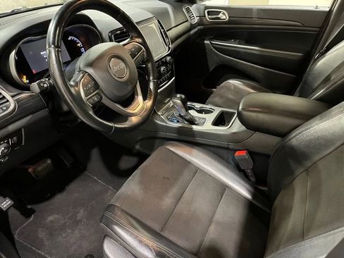 Used 2020 Jeep Grand Cherokee Altitude image 15