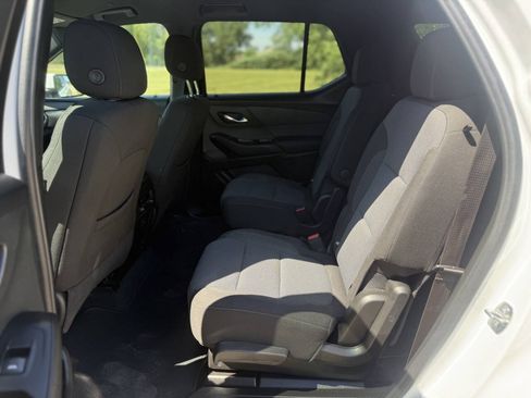 Used 2023 Chevrolet Traverse LT AWD/4WD image 24