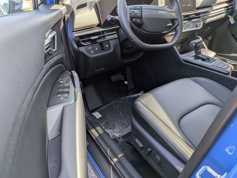 New 2026 Kia Sportage EX FWD image 12