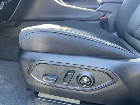 Used 2025 Jeep Grand Cherokee Laredo X AWD/4WD image 23