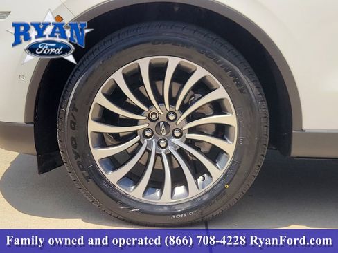 Used 2022 Lincoln Aviator Reserve w/ Equipment Group 201A RWD image 6