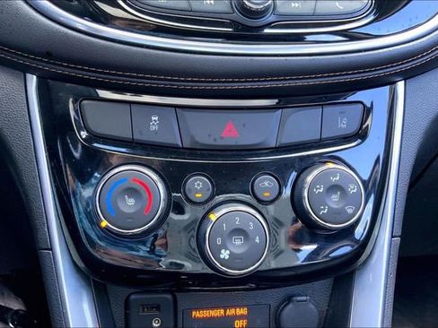Used 2019 Chevrolet Trax Premier image 33