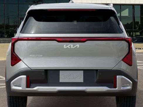 New 2027 Kia Seltos LX FWD image 13