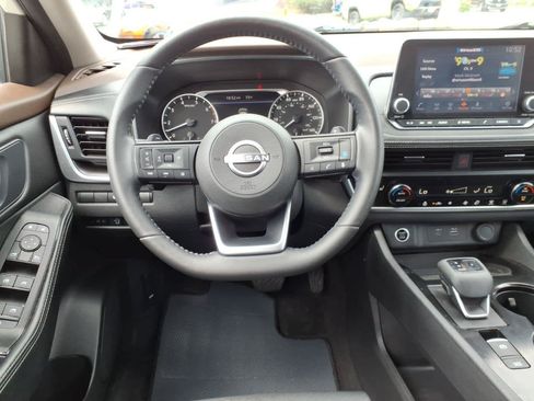 Used 2023 Nissan Rogue SV w/ SV Premium B Package AWD/4WD image 14