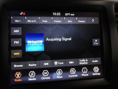 Used 2021 Jeep Cherokee Trailhawk image 25