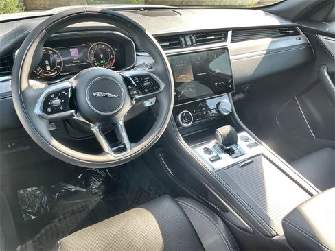 Used 2025 Jaguar F-PACE R-Dynamic S image 13