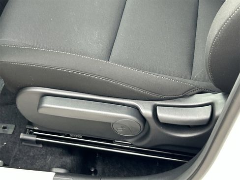 New 2026 Hyundai Kona SE image 19