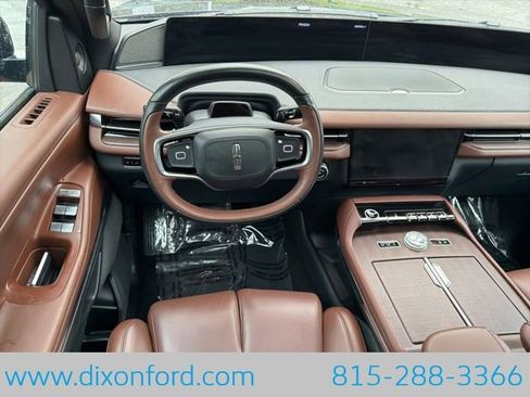 Used 2025 Lincoln Navigator Reserve AWD/4WD image 26