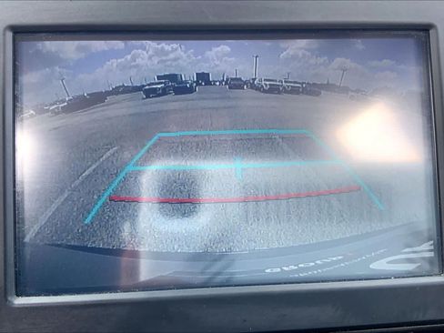 Used 2019 Toyota RAV4 XLE Premium FWD image 26