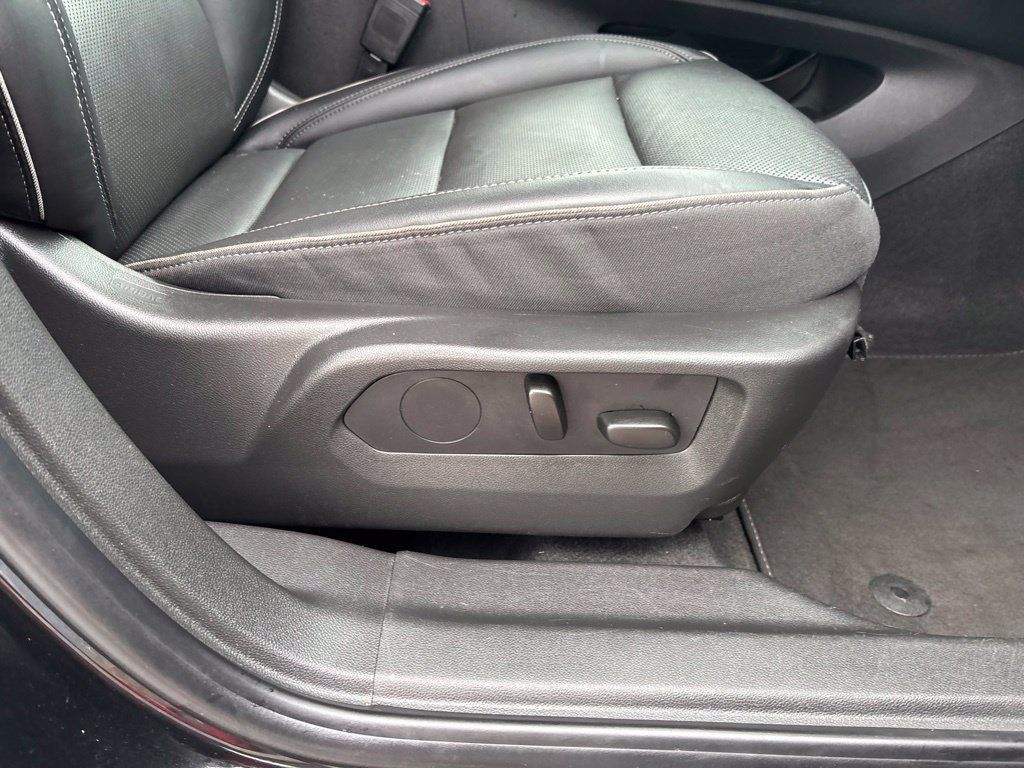 Used 2023 Buick Envision Essence FWD image 29