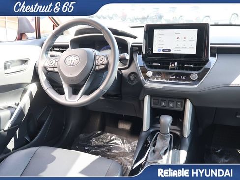 Used 2024 Toyota Corolla Cross XLE w/ Convenience Package AWD/4WD image 14