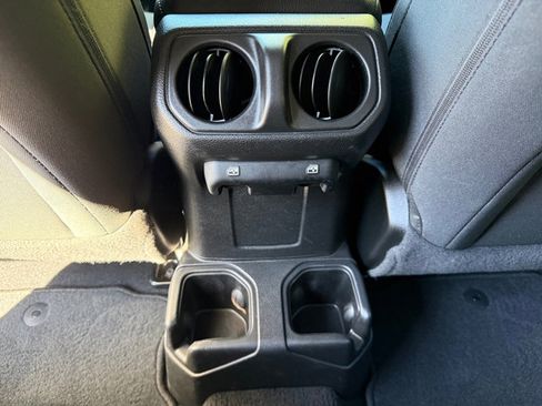 Used 2022 Jeep Wrangler Sport S image 15