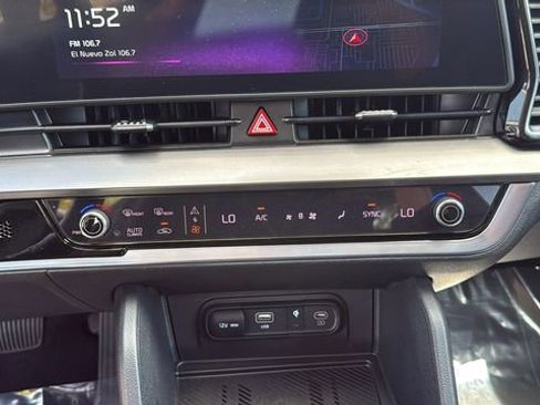 Used 2025 Kia Sportage EX image 25