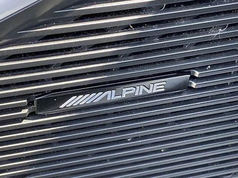 Used 2024 Jeep Wagoneer Series II w/ Flexible Seating Group RWD image 18