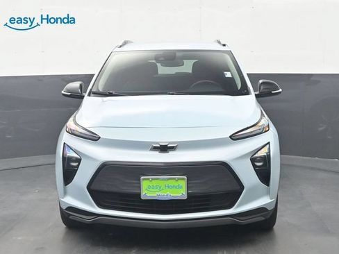 Used 2022 Chevrolet Bolt EUV LT w/ Convenience Package FWD image 2