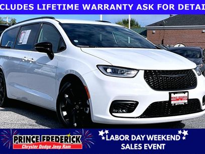 Used 2026 Chrysler Pacifica Select w/ S Appearance Package