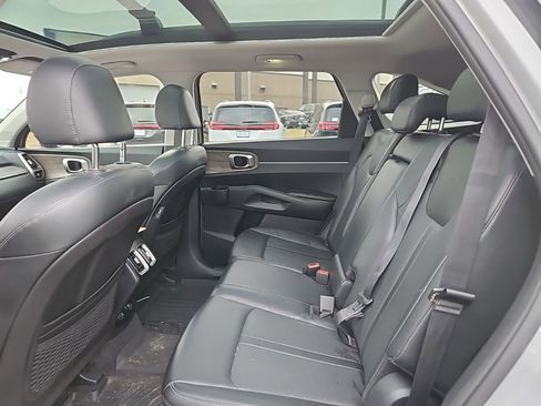 Used 2022 Kia Sorento S w/ Panoramic Sunroof Package image 15