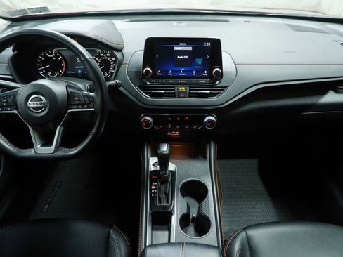 Used 2022 Nissan Altima 2.5 SR FWD image 14
