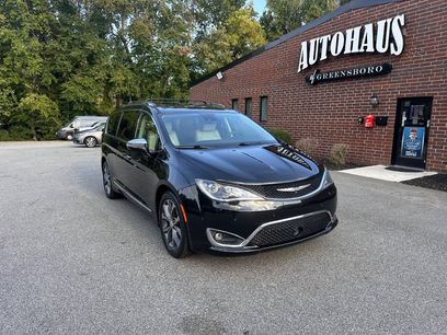 Used 2017 Chrysler Pacifica Limited w/ UConnect Theater Package