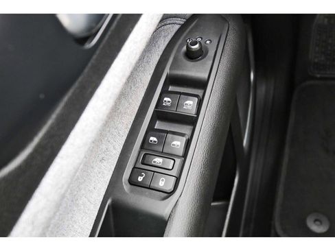 Used 2025 Jeep Compass Latitude image 20