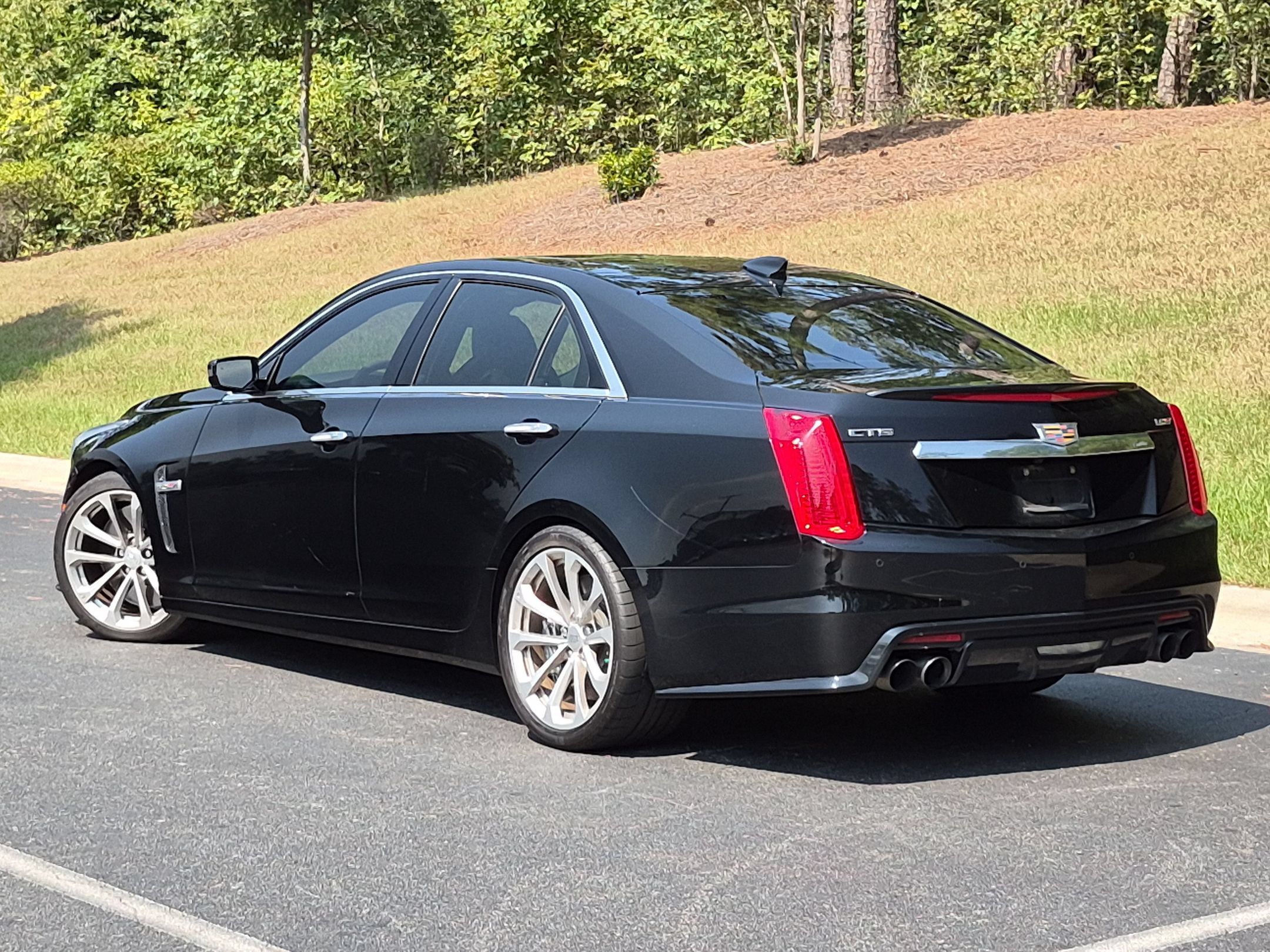 Used 2016 Cadillac CTS V w/ Luxury Package RWD image 3