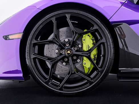 Used 2025 Lamborghini Revuelto AWD/4WD image 3
