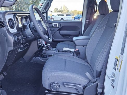 New 2026 Jeep Gladiator Sport image 3