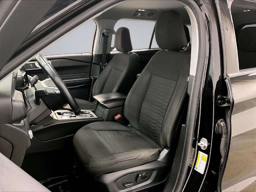 Used 2021 Ford Explorer XLT AWD/4WD image 20
