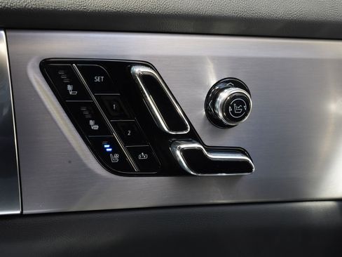 New 2026 Cadillac Vistiq Sport w/ LPO, Floor Liner Package image 15