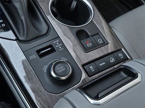 Used 2021 Toyota Highlander Platinum image 23