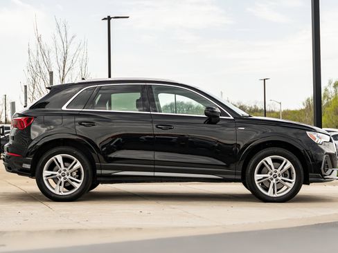 Used 2023 Audi Q3 2.0T Premium Plus image 3