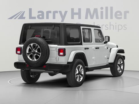 Used 2019 Jeep Wrangler Unlimited Sahara w/ Quick Order Package 24M Moab AWD/4WD image 3