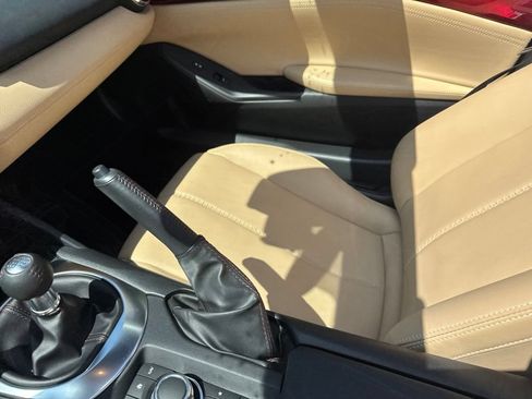 Used 2019 MAZDA MX-5 Miata RF Grand Touring RWD image 57