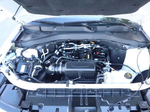Used 2022 Ford Explorer XLT image 17