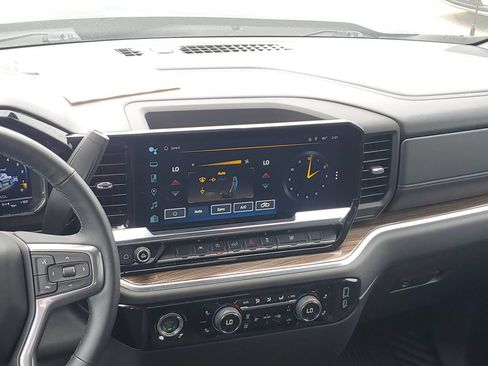 Used 2024 Chevrolet Silverado 1500 LT AWD/4WD image 30