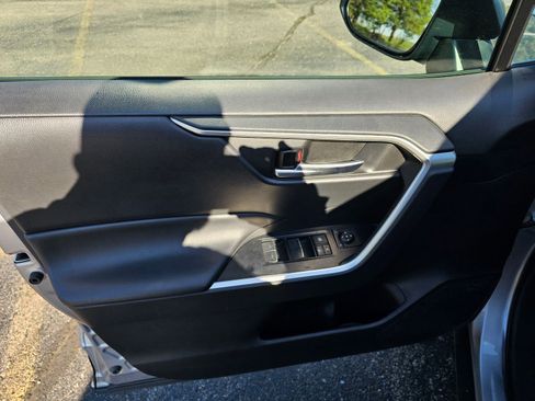 Used 2023 Toyota RAV4 XLE AWD/4WD image 19