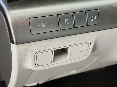 Used 2024 Hyundai Kona SEL image 17