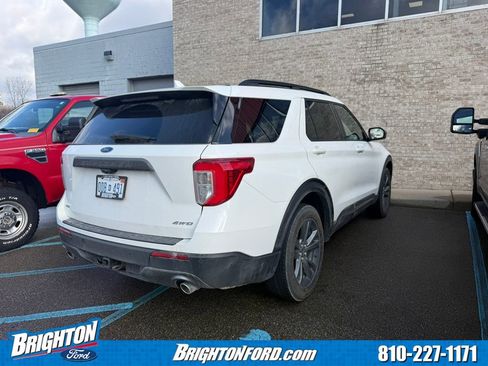 Used 2023 Ford Explorer XLT w/ Equipment Group 202A image 5