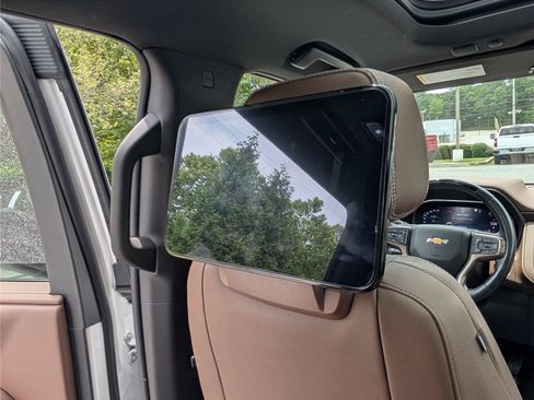 Used 2023 Chevrolet Tahoe High Country w/ Advanced Technology Package AWD/4WD image 22