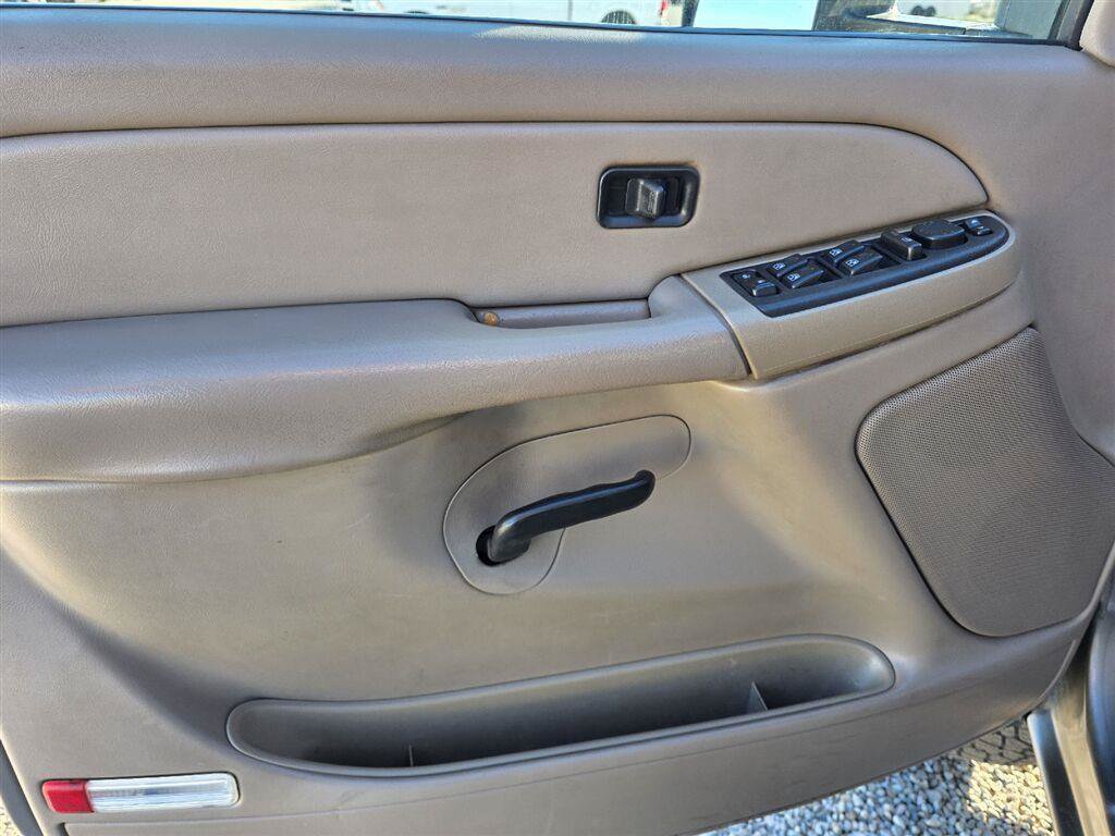 Used 2006 GMC Sierra 2500 SLE w/ Heavy-Duty Power Package AWD/4WD image 10
