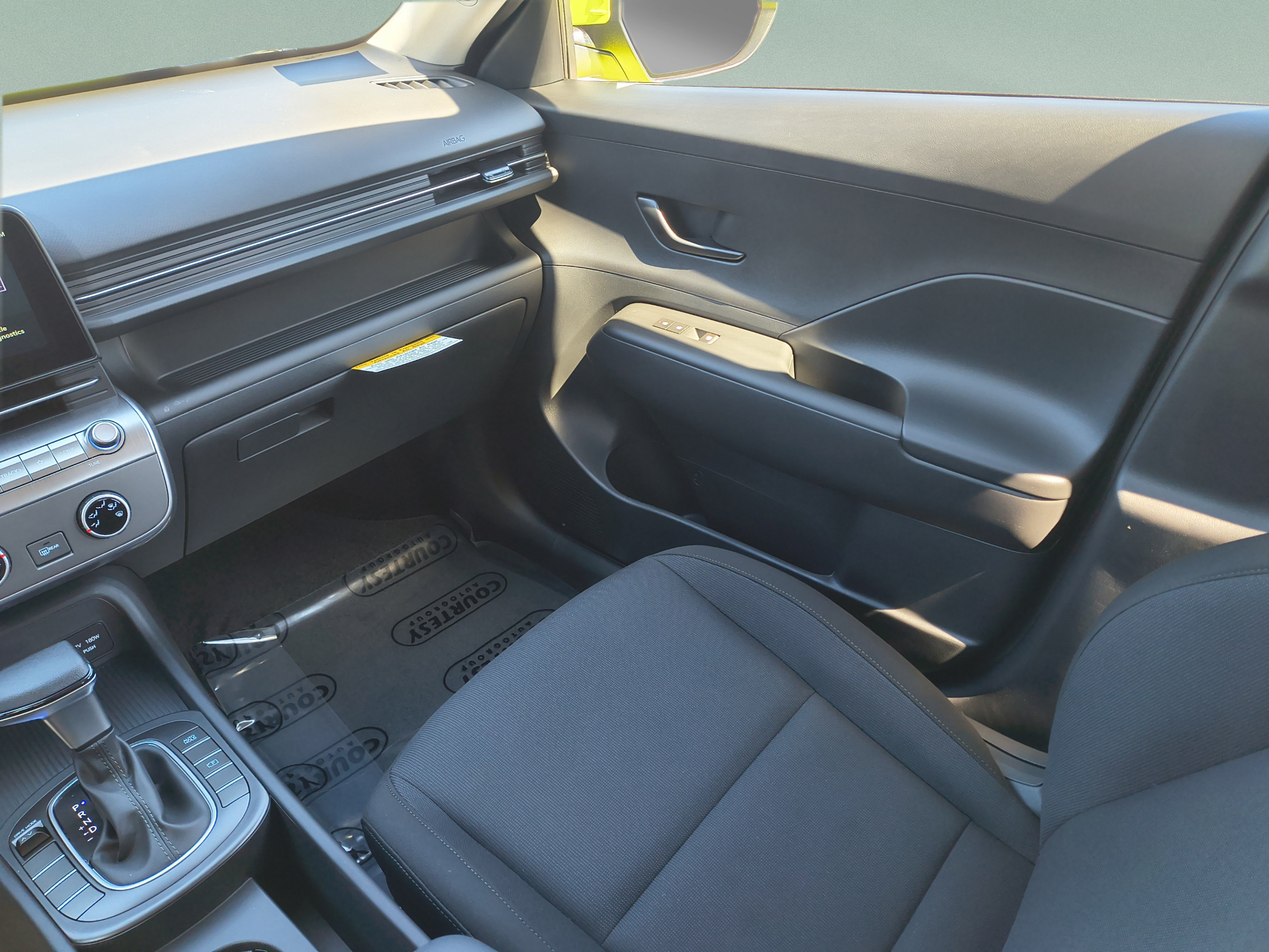 New 2027 Hyundai Kona SE FWD image 15