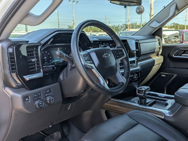 Used 2024 Chevrolet Silverado 1500 LT Trail Boss w/ Convenience Package II AWD/4WD image 33