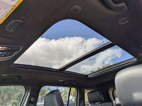 New 2025 Jeep Grand Cherokee Limited w/ Black Appearance Package image 21