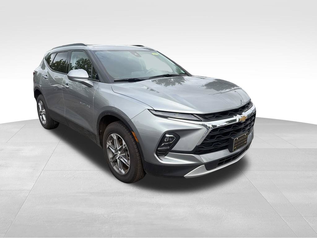 Used 2023 Chevrolet Blazer LT w/ Convenience Package AWD/4WD image 3